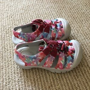 Keen flowered size 10 sandals